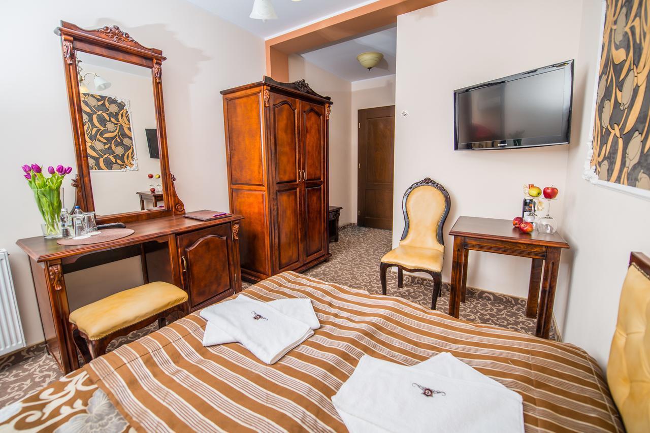 Gniecki Hotel & Restaurant - Hotel Hrubieszow Zimmer foto