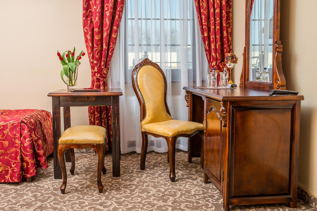 Gniecki Hotel & Restaurant - Hotel Hrubieszow Zimmer foto