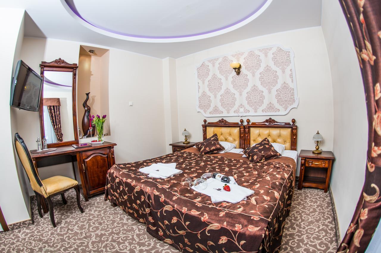 Gniecki Hotel & Restaurant - Hotel Hrubieszow Zimmer foto