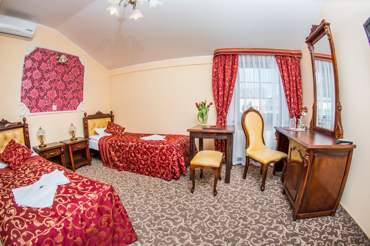 Gniecki Hotel & Restaurant - Hotel Hrubieszow Zimmer foto